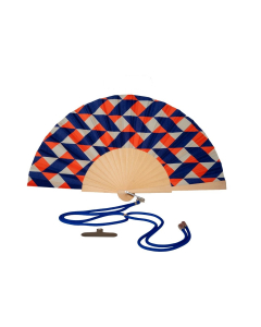 Ventaglio artigianale in legno e tessuto – trama geometrica 3D